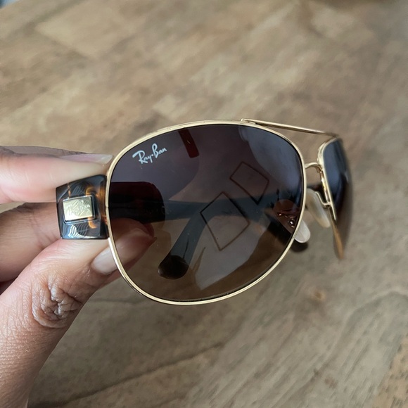 Ray-Ban Gold and Brown Aviator Glasses with Gradient Lenses - Picture 5 of 7